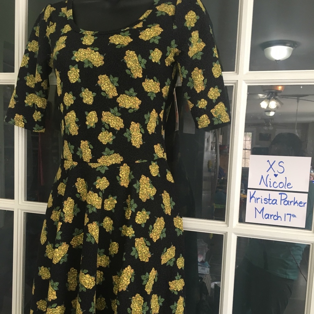 New! Xs Nicole fit and flare dress Floral NWT Black with Yellow Flowers